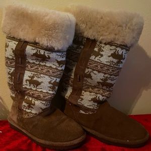 BEARPAW FUR LINED BOOTS - SIZE 7